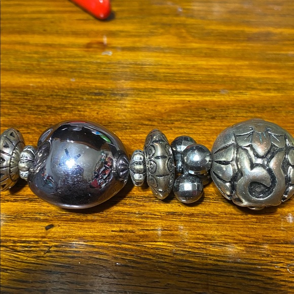 NY Gold tone & Premier silver tone beaded necklaces - Picture 10 of 15